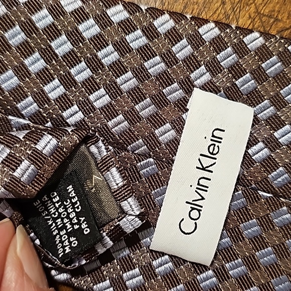 Calvin Klein Silk Tie - Picture 7 of 8